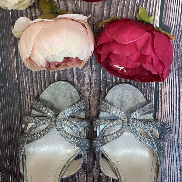 Caparros Silver Heirloom Dress Sandal 8B - Picture 4 of 10